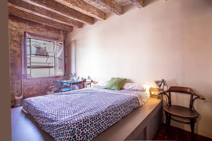 1 bedroom apartment for rent in El Raval, Spain - Image 10