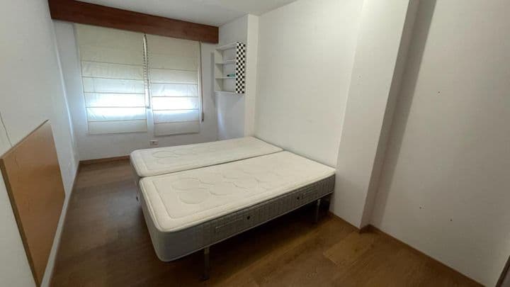 4 bedrooms apartment for rent in Santiago de Compostela, Spain - Image 10