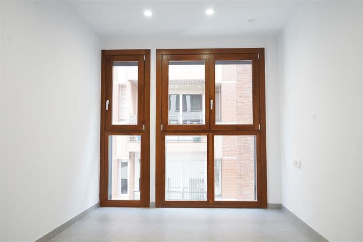 1 bedroom apartment for sale in Barcelona, Spain - Image 4