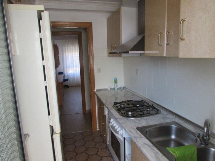 3 bedrooms apartment for rent in Albacete, Spain - Image 9