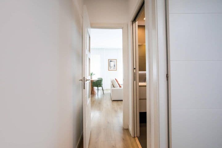 2 bedrooms apartment for rent in Poblenou, Spain - Image 12