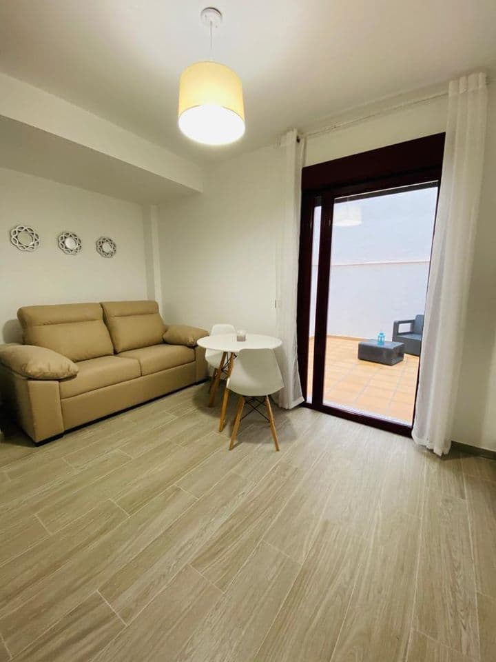 1 bedroom apartment for rent in Centro-Sagrario, Spain - Image 8