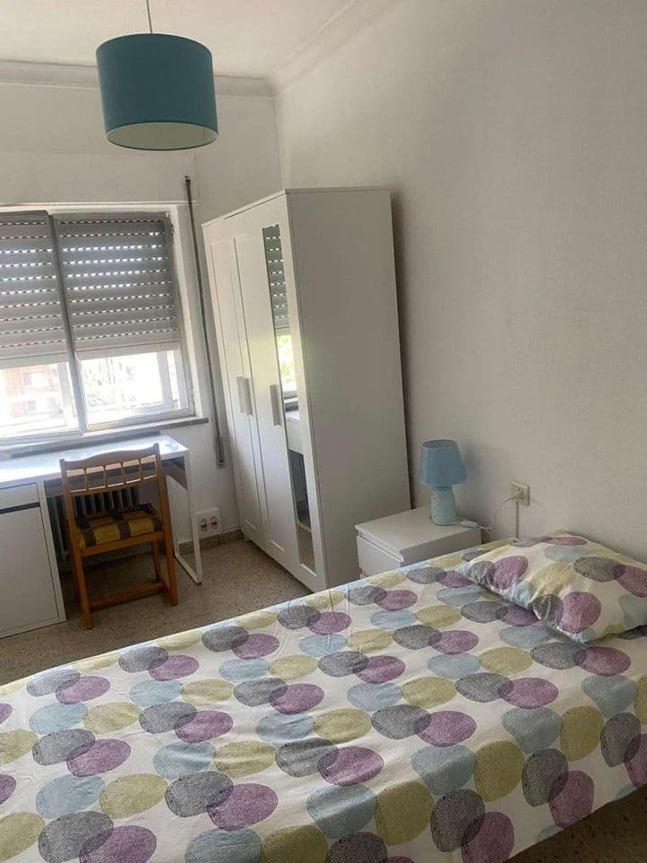 3 bedrooms apartment for rent in Salamanca, Spain - Image 9