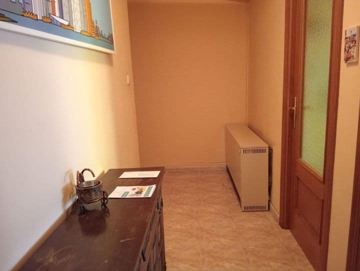 3 bedrooms apartment for rent in Leon, Spain - Image 8