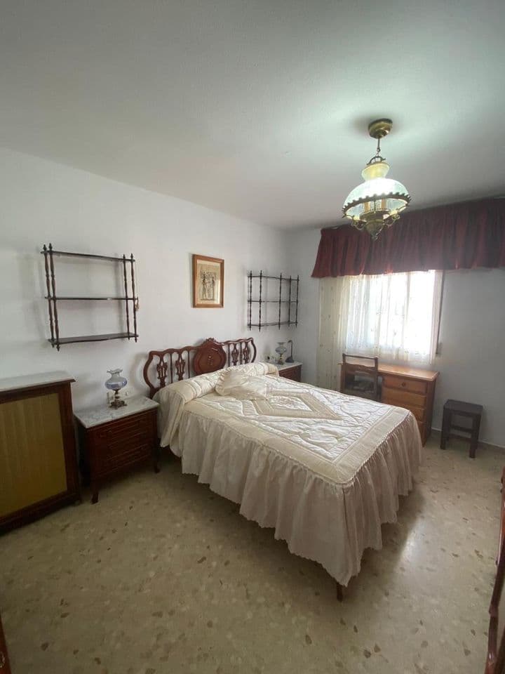 3 bedrooms apartment for rent in Granada, Spain - Image 9