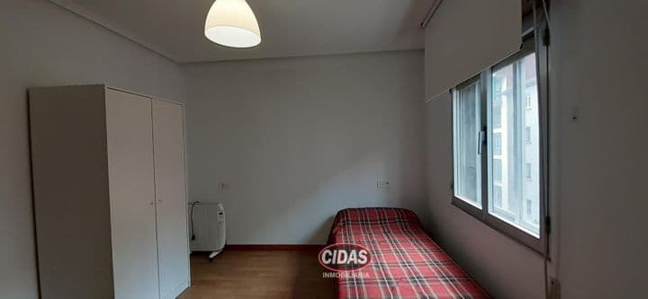 3 bedrooms apartment for rent in Oviedo, Spain - Image 8