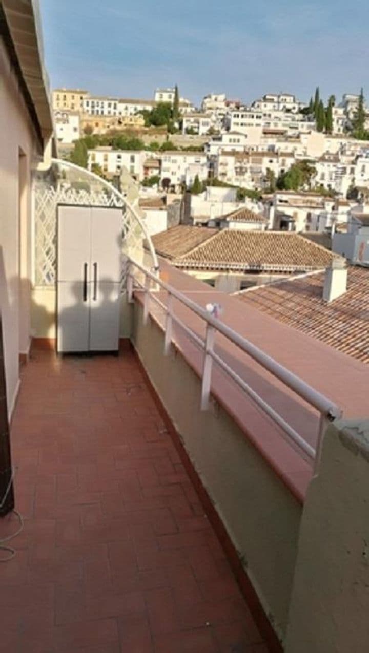 1 bedroom apartment for rent in Centro-Sagrario, Spain - Image 3