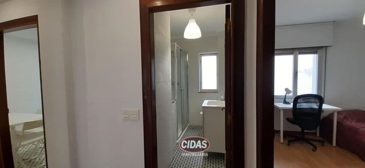 3 bedrooms apartment for rent in Oviedo, Spain - Image 12