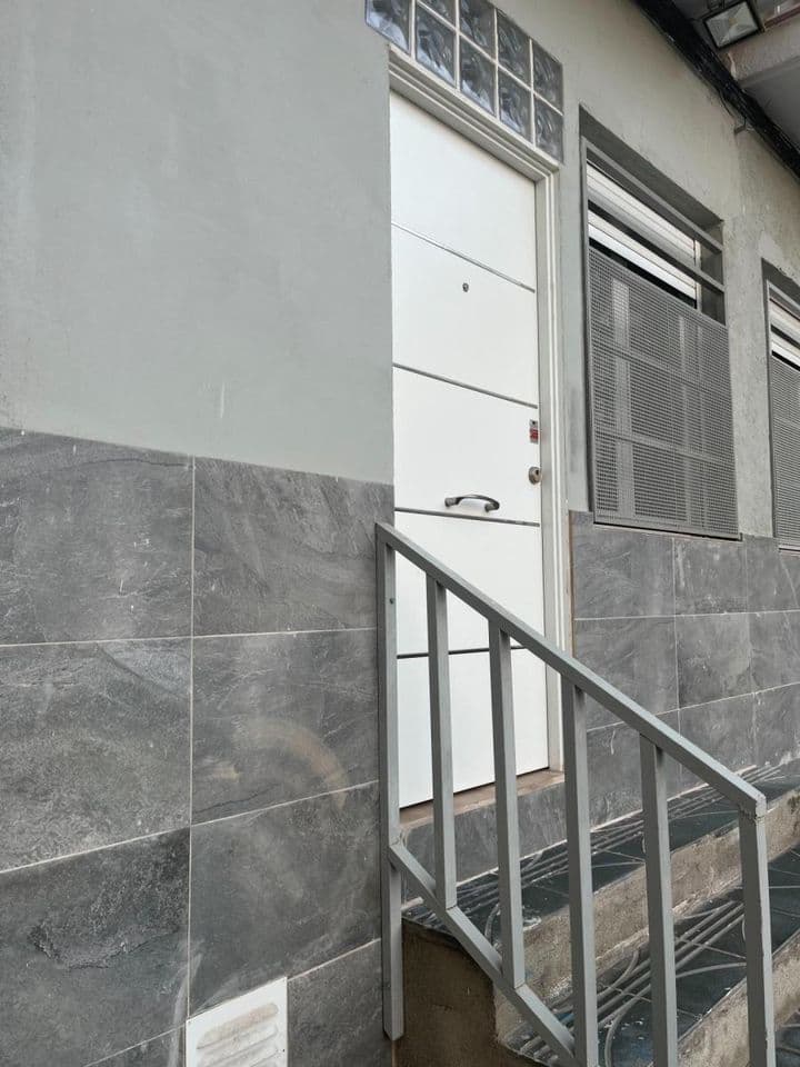 1 bedroom apartment for rent in Ciudad Lineal, Spain - Image 8