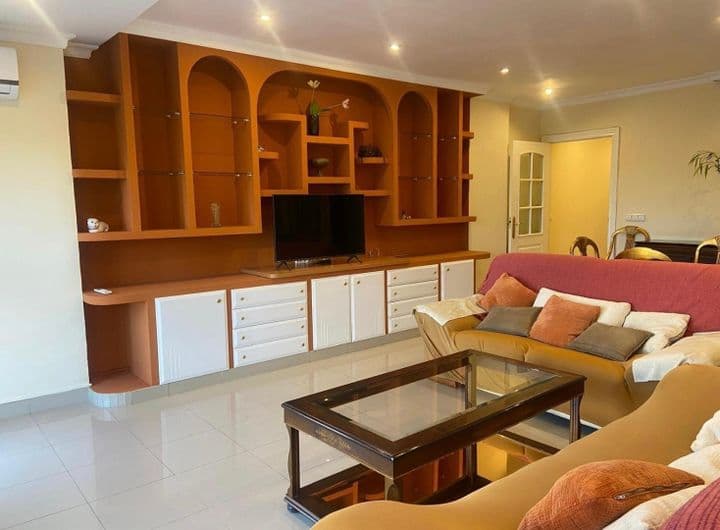 3 bedrooms apartment for rent in Camino de Ronda, Spain - Image 2