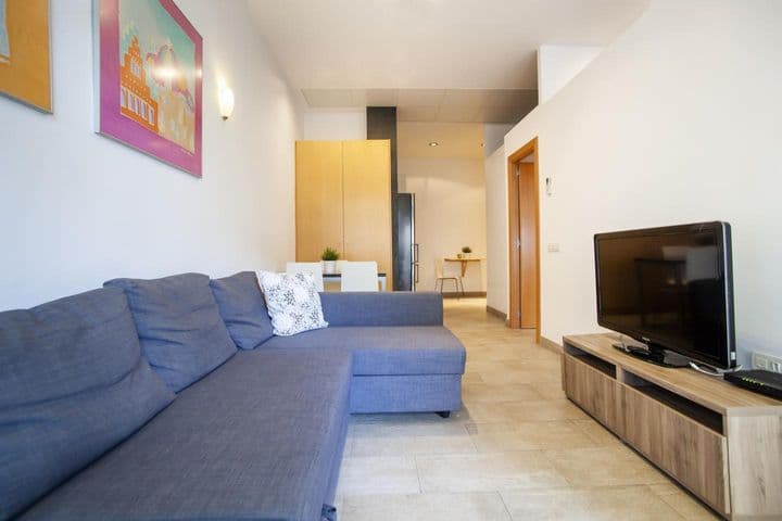 1 bedroom apartment for rent in Les Corts, Spain - Image 2