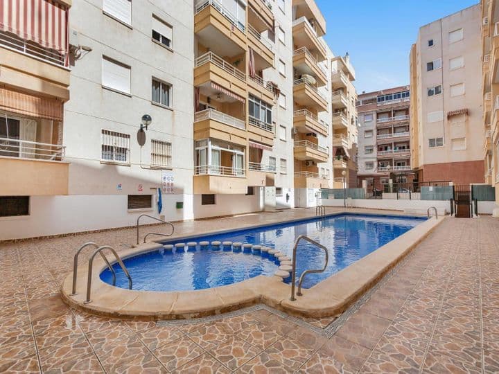 1 bedroom apartment for sale in Playa de los Locos, Spain - Image 3