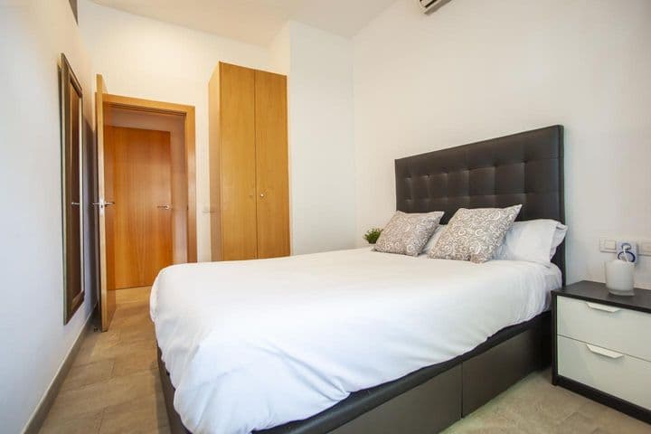 1 bedroom apartment for rent in Les Corts, Spain - Image 11