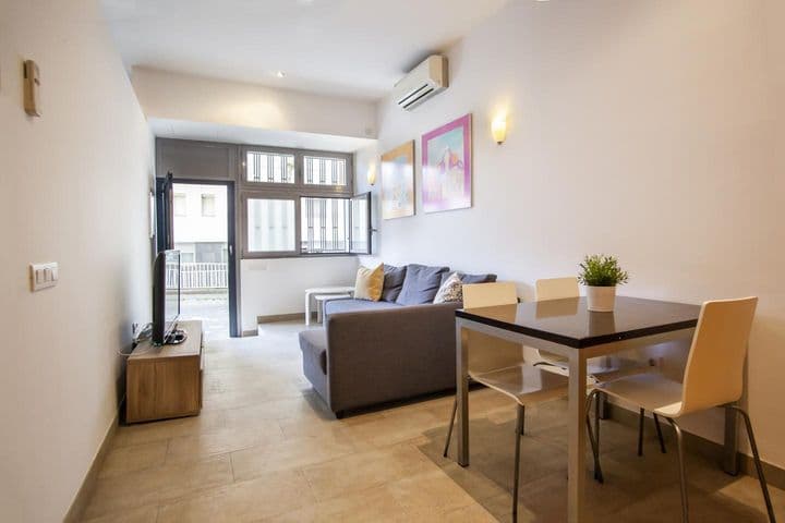 1 bedroom apartment for rent in Les Corts, Spain - Image 4