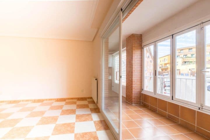 4 bedrooms apartment for rent in Cuenca del Medio Jarama, Spain - Image 3