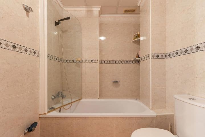 1 bedroom apartment for sale in Playa de los Locos, Spain - Image 11