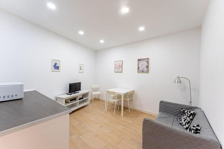 1 bedroom apartment for sale in Centro, Spain - Image 3