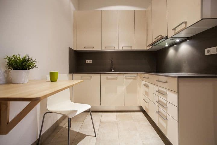 1 bedroom apartment for rent in Les Corts, Spain - Image 9