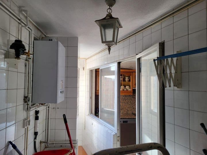 3 bedrooms apartment for rent in Corunna, Spain - Image 8