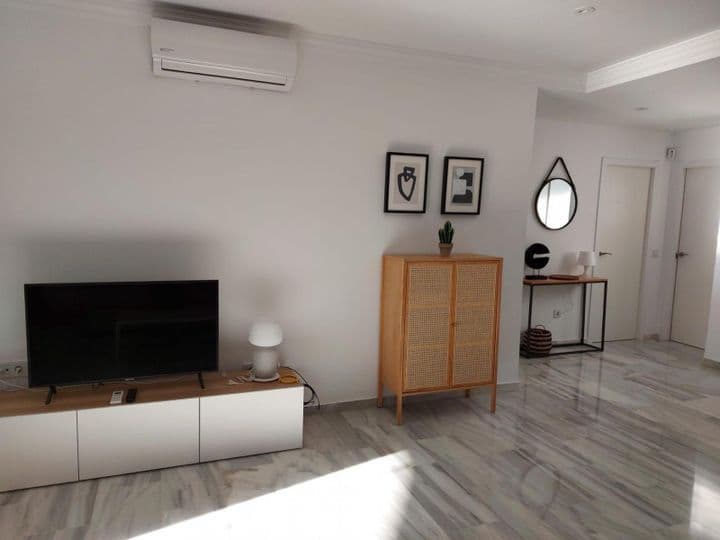 2 bedrooms apartment for rent in Ricardo Soriano, Spain - Image 11