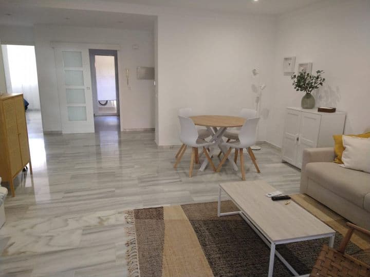 2 bedrooms apartment for rent in Ricardo Soriano, Spain - Image 5