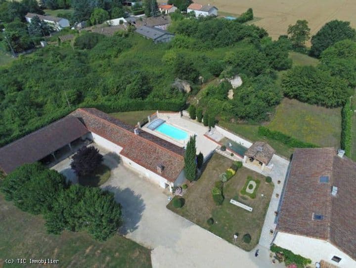 4 bedrooms house for sale in Civray, France - Image 2