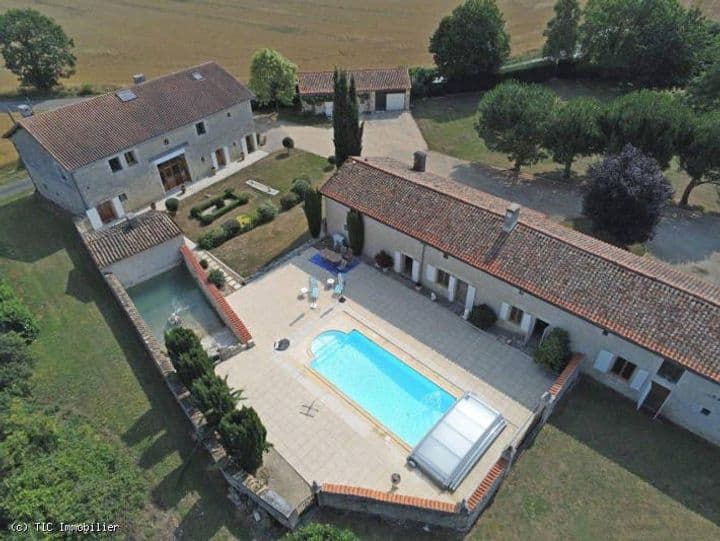 4 bedrooms house for sale in Civray, France