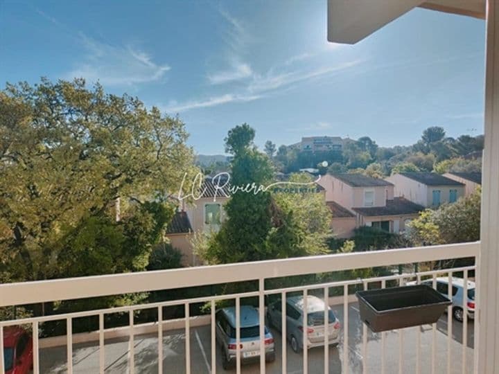 1 bedroom apartment for sale in Saint-Raphael, France - Image 2