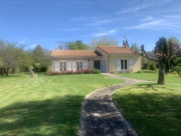 4 bedrooms house for sale in LIsle-Jourdain, France - Image 2