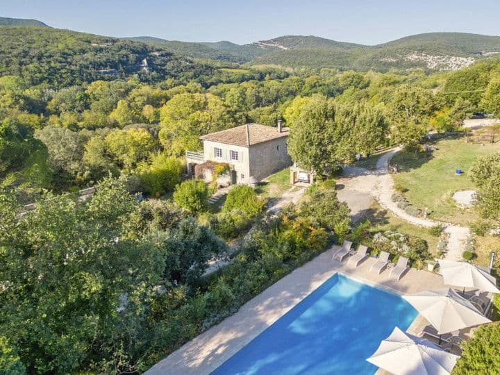 10 bedrooms house for sale in MONTCLUS, France