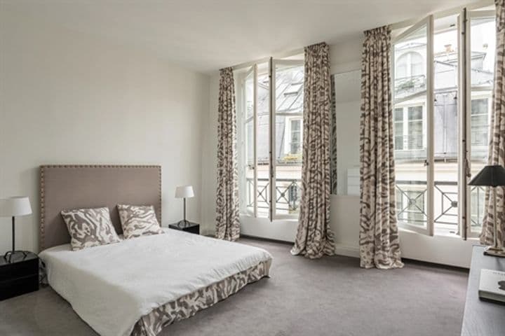 2 bedrooms apartment for sale in Paris 1er, France - Image 11