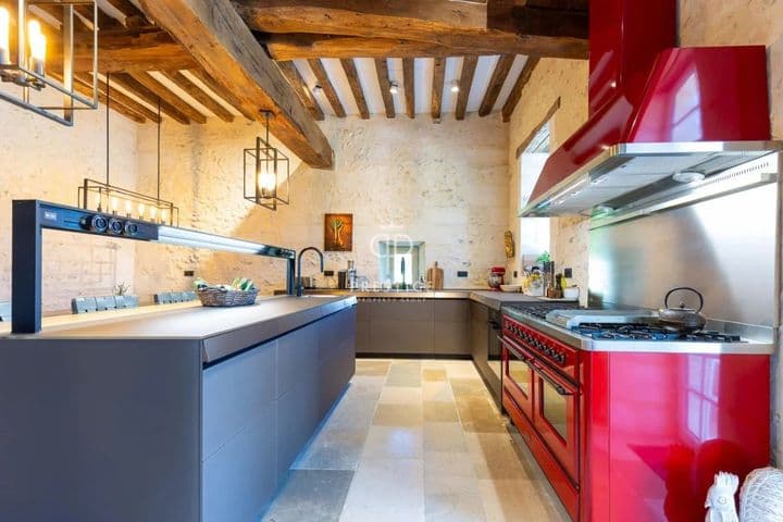 8 bedrooms house for sale in  France - Image 10