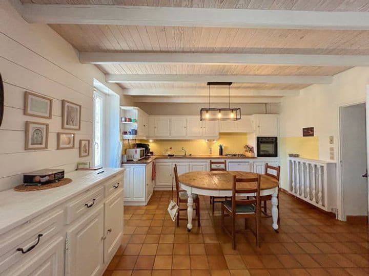 5 bedrooms house for sale in  France - Image 6