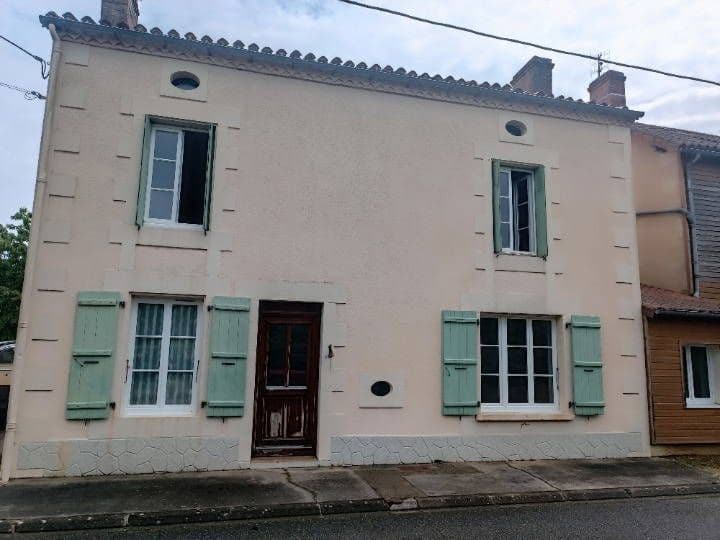 5 bedrooms house for sale in st remy en montmorillon, France