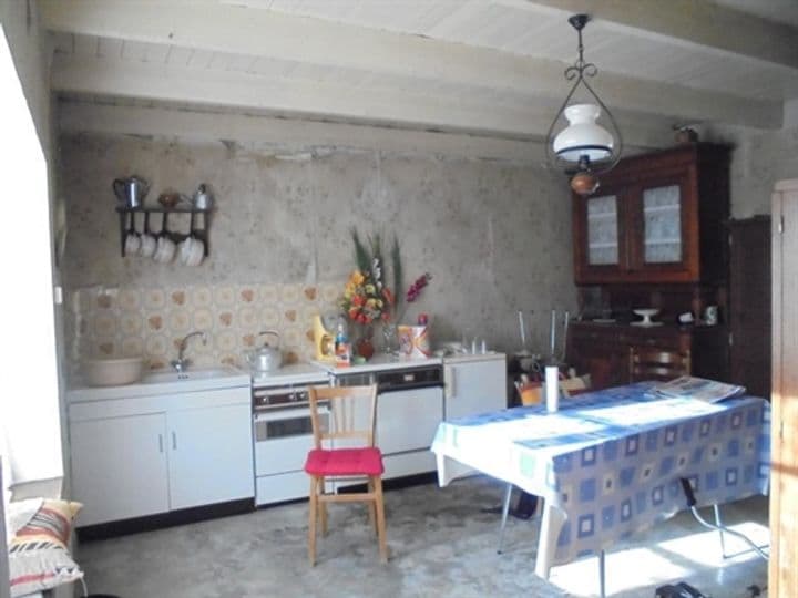 1 bedroom house for sale in Callac, France - Image 4