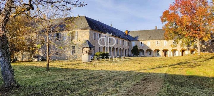 50 bedrooms house for sale in  France