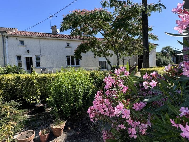 2 bedrooms house for sale in le beugnon, France