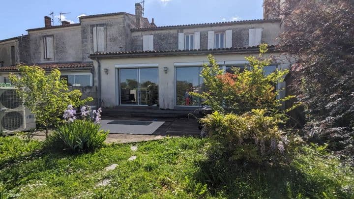 4 bedrooms house for sale in saintes, France