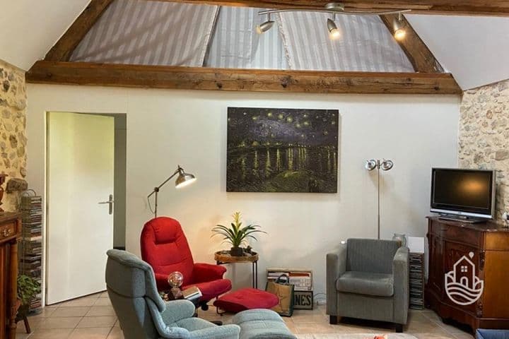 2 bedrooms house for sale in  France - Image 8