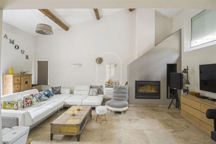 6 bedrooms house for sale in Lourmarin, France - Image 2