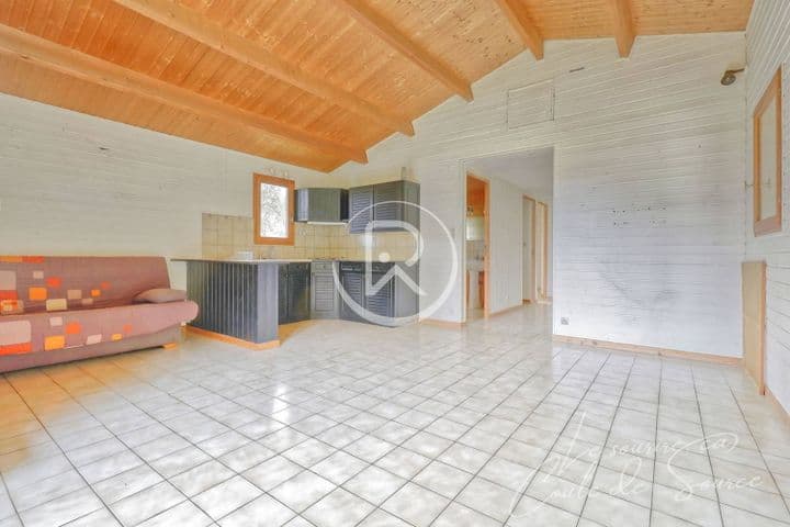 2 bedrooms house for sale in  France - Image 8