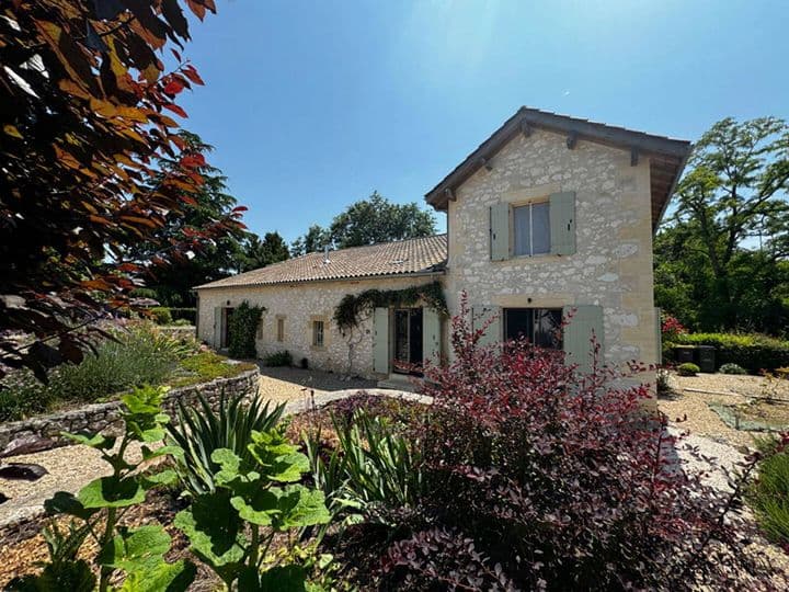 4 bedrooms house for sale in  France