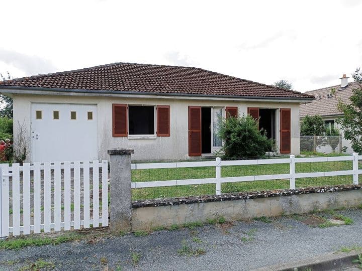 2 bedrooms house for sale in le dorat, France