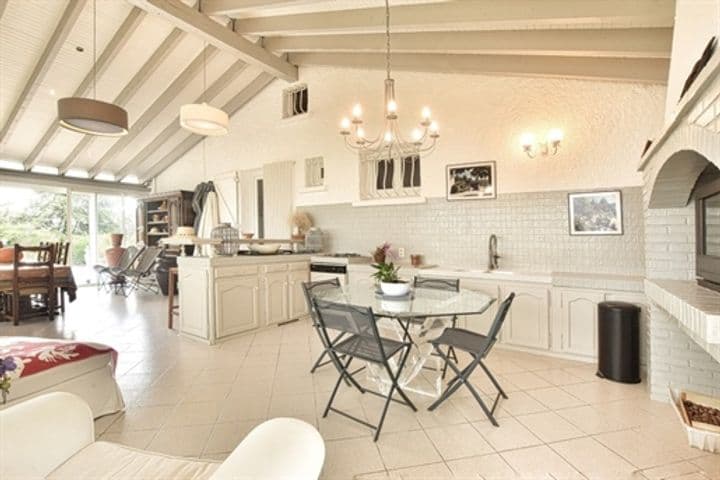 7 bedrooms house for sale in Saint-Paul-et-Valmalle, France