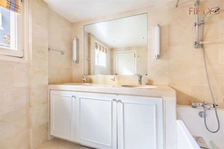 1 bedroom apartment for sale in Paris 8eme, France - Image 7