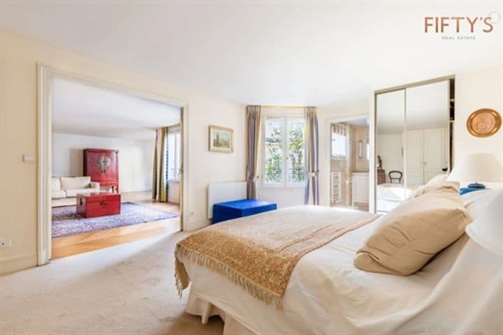 1 bedroom apartment for sale in Paris 8eme, France - Image 5