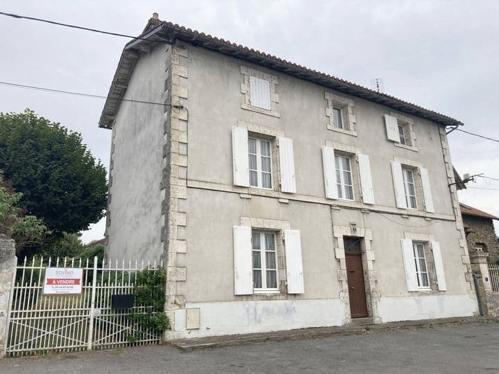 4 bedrooms house for sale in confolens, France