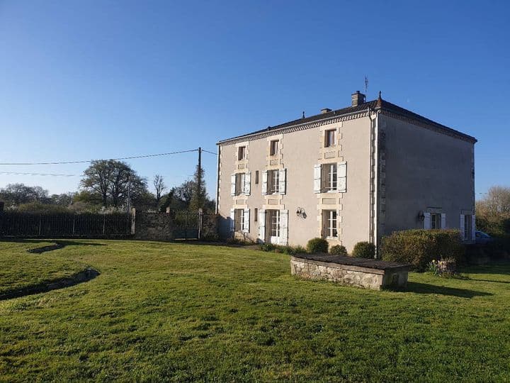 8 bedrooms house for sale in BUSSIERE POITEVINE, France - Image 11