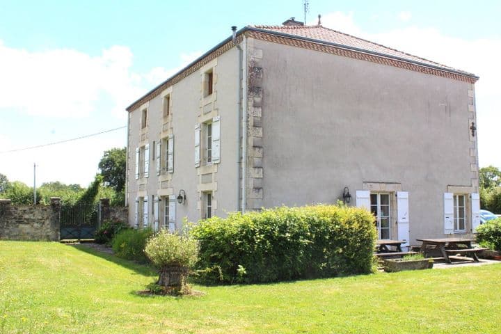 8 bedrooms house for sale in BUSSIERE POITEVINE, France - Image 12