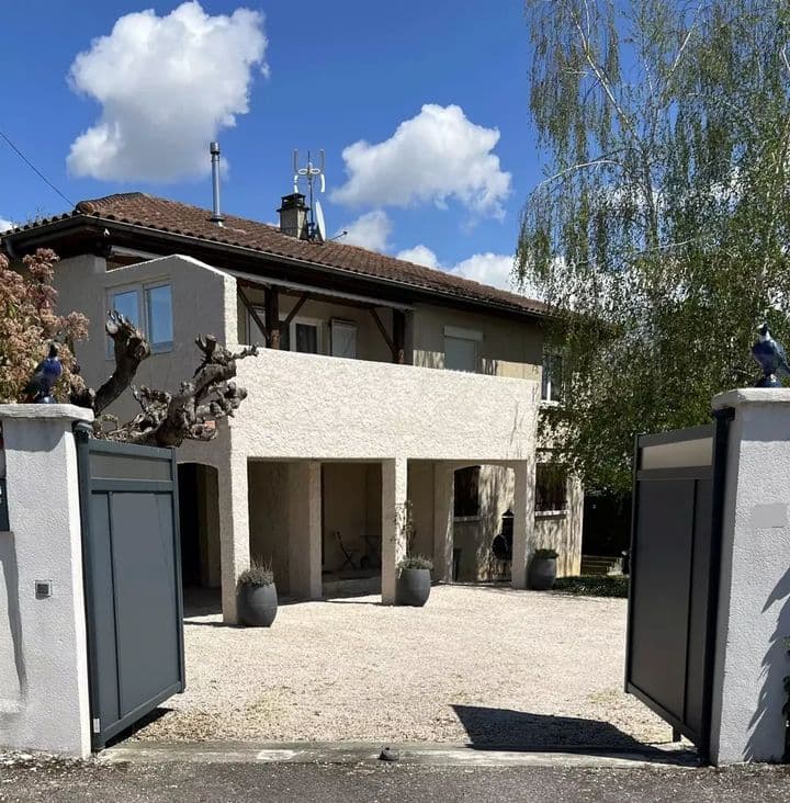 5 bedrooms house for sale in  France